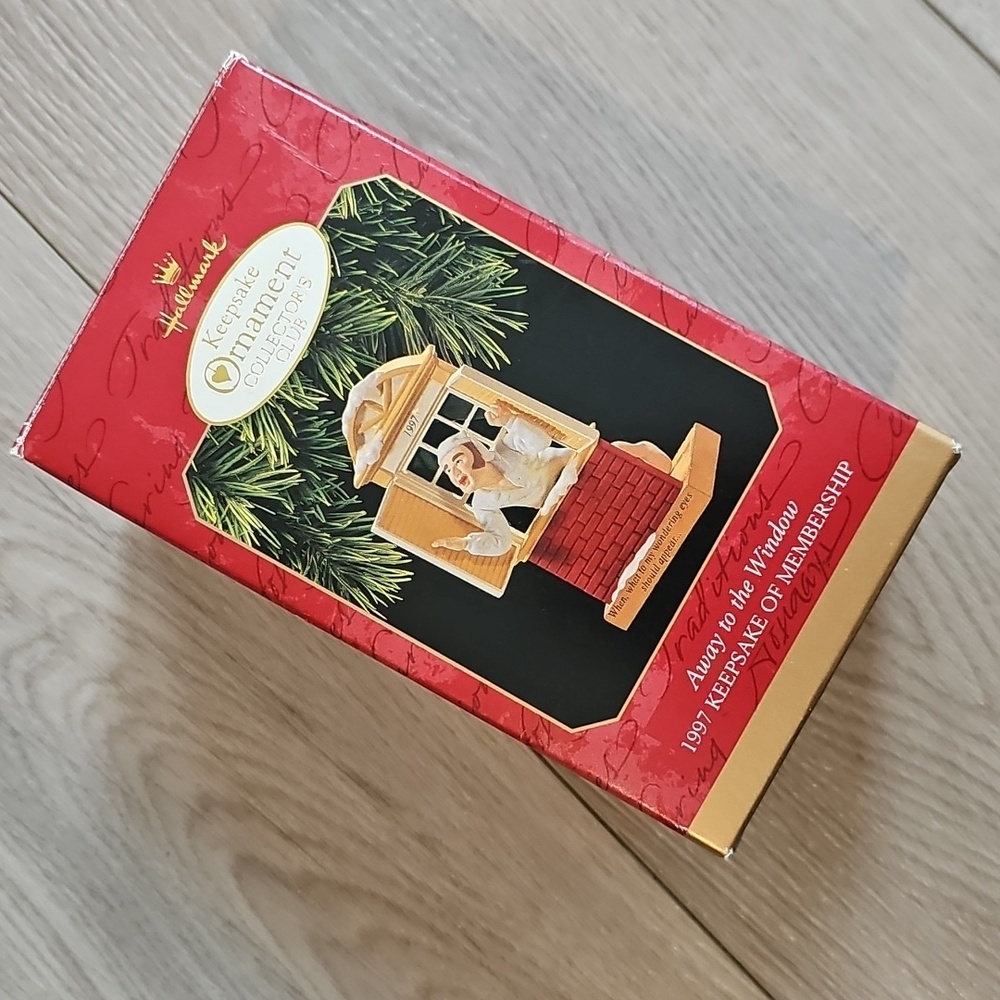 Vintage 1997 Hallmark Keepsake Collectors Club Away To The Window Ornament